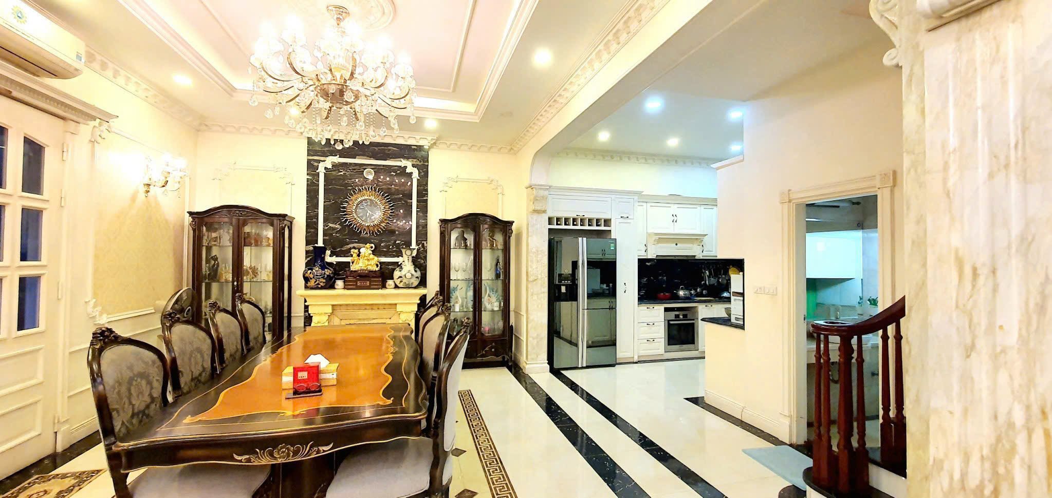 Cho thuê biệt thự Vinhomes Riverside, 4 phòng ngủ, mới hoàn thiện, full nội thất, 45 triệu/tháng
