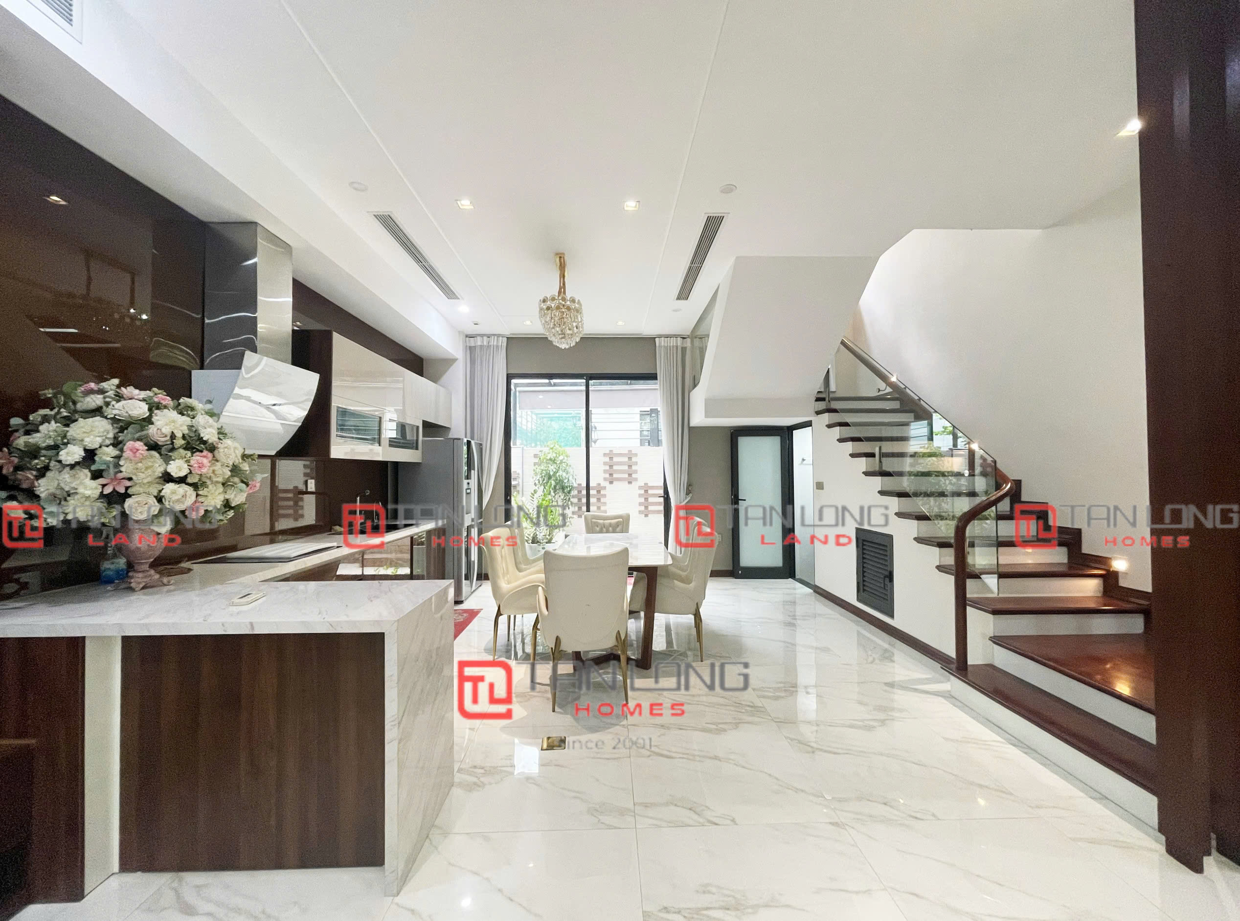 Cho thuê nhà liền kề Vinhomes The Harmony view hồ điều hoà đầy đủ nội thất hiện đại